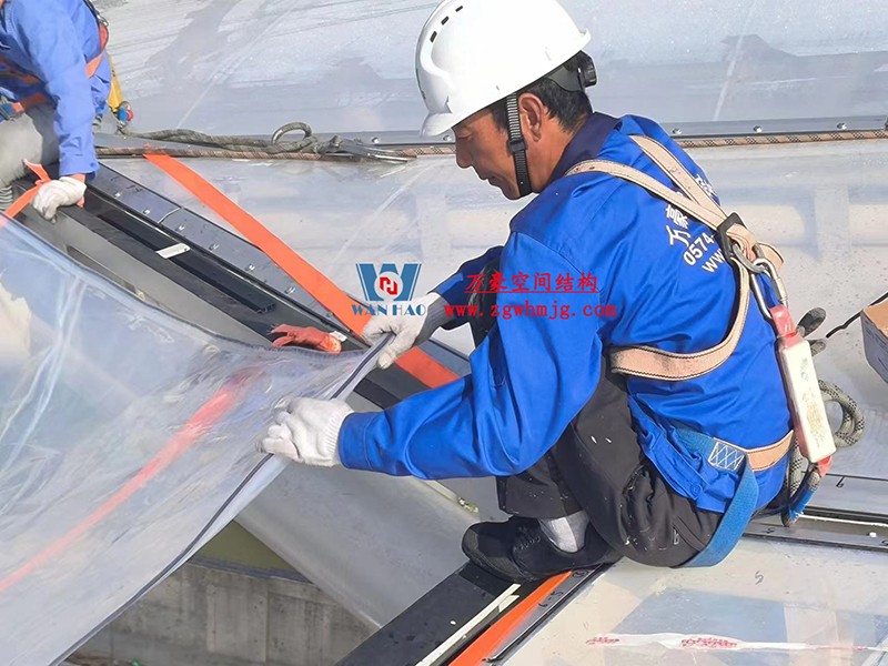 劳动最光荣,致敬一线工作者! 劳动最光荣,致敬一线工作者!