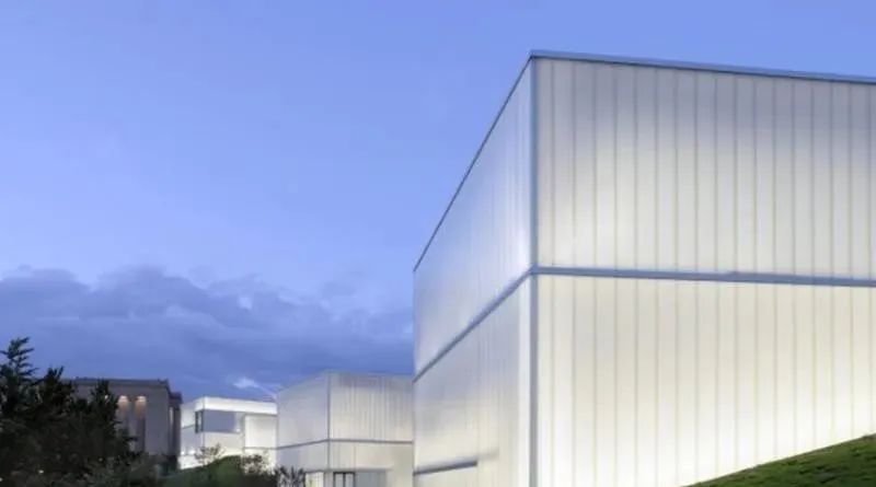 U型玻璃 — 透光不透景的朦胧美 U型玻璃 — 透光不透景的朦胧美