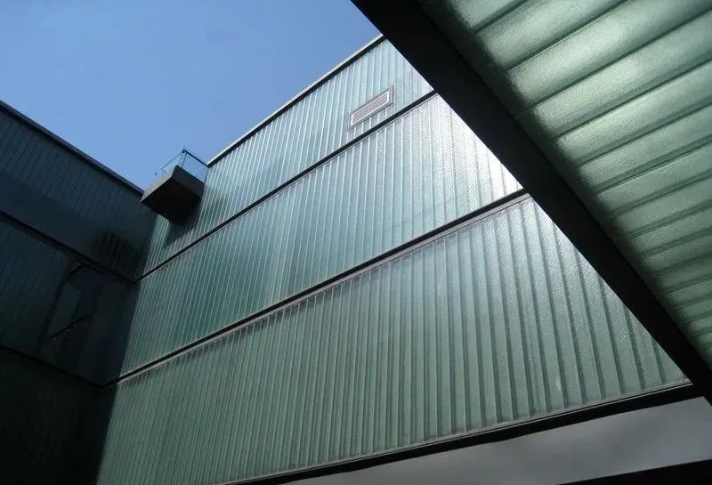 U型玻璃 — 透光不透景的朦胧美 U型玻璃 — 透光不透景的朦胧美