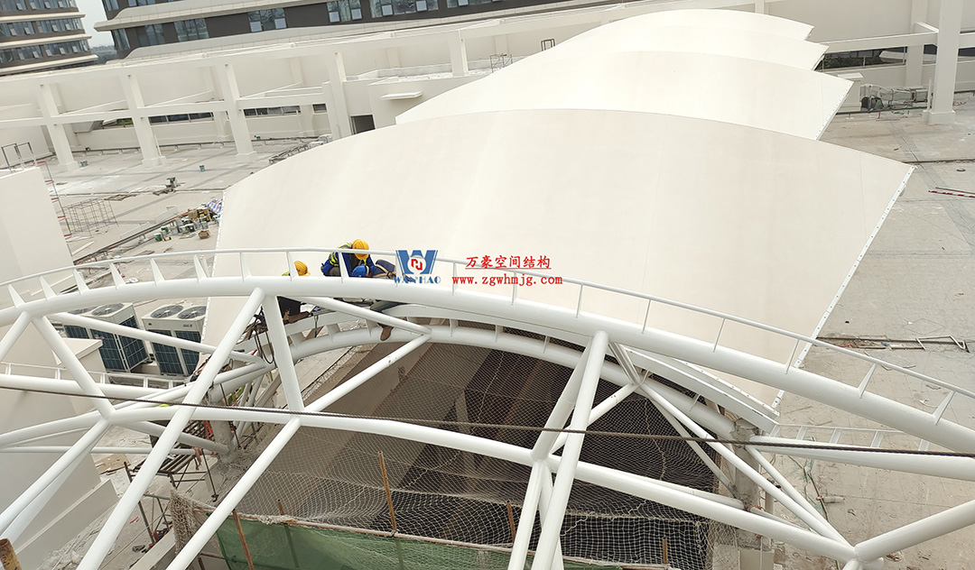 工程进度全速推进,PTFE膜材张拉在即! 工程进度全速推进,PTFE膜材张拉在即!