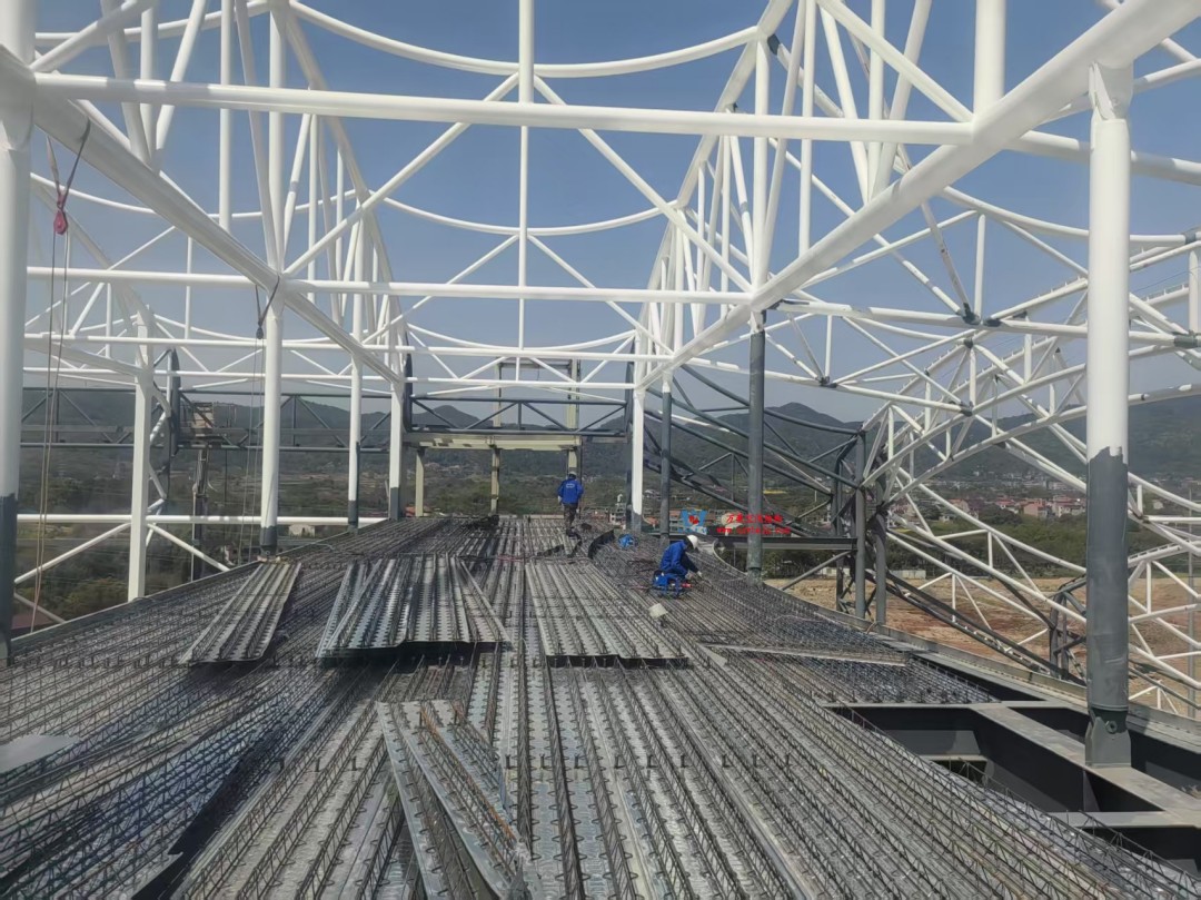 驭风逐沙,织就赛道美学——比亚迪绍兴嵊州赛车场干拔沙坡观景平台钢膜结构 驭风逐沙,织就赛道美学——比亚迪绍兴嵊州赛车场干拔沙坡观景平台钢膜结构