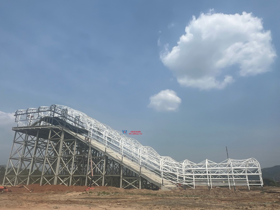 驭风逐沙,织就赛道美学——比亚迪绍兴嵊州赛车场干拔沙坡观景平台钢膜结构 驭风逐沙,织就赛道美学——比亚迪绍兴嵊州赛车场干拔沙坡观景平台钢膜结构