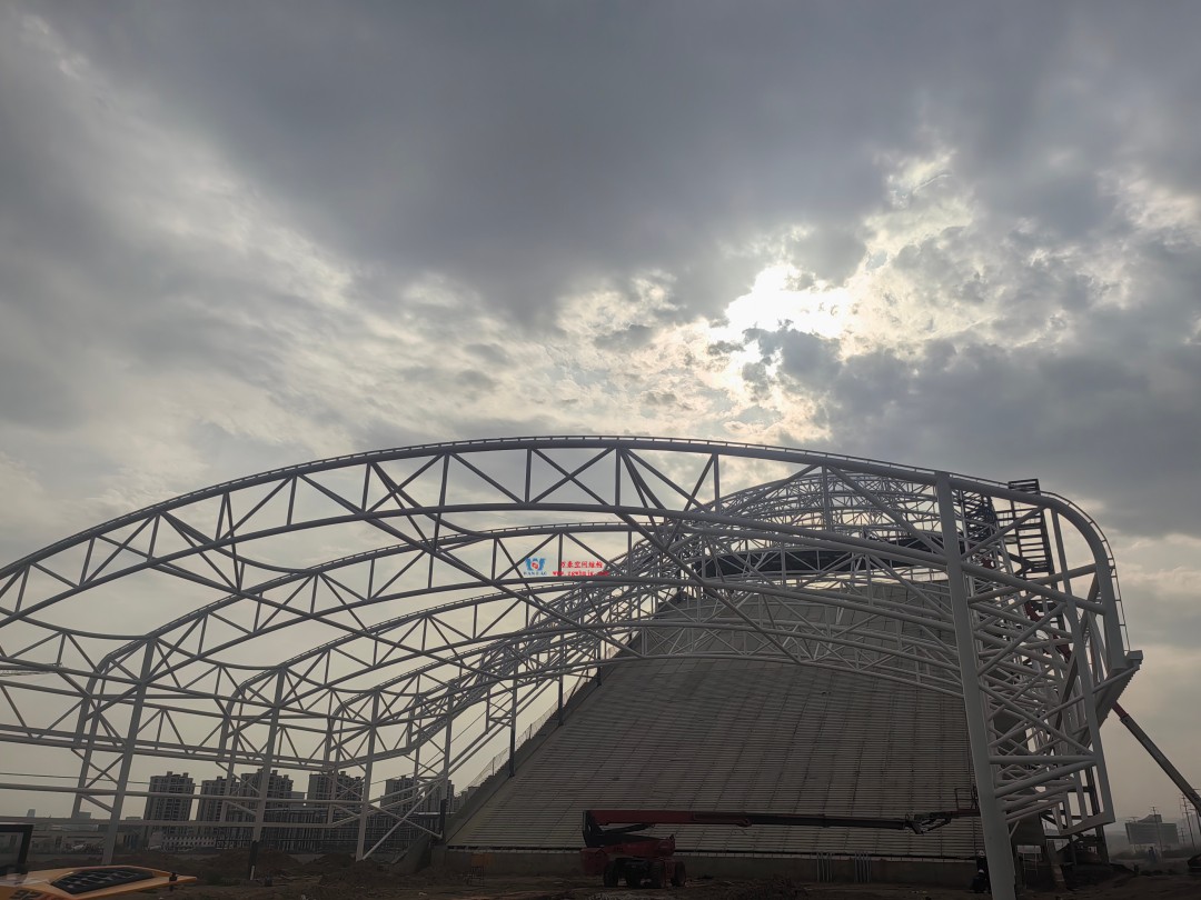 驭风逐沙,织就赛道美学——比亚迪绍兴嵊州赛车场干拔沙坡观景平台钢膜结构 驭风逐沙,织就赛道美学——比亚迪绍兴嵊州赛车场干拔沙坡观景平台钢膜结构