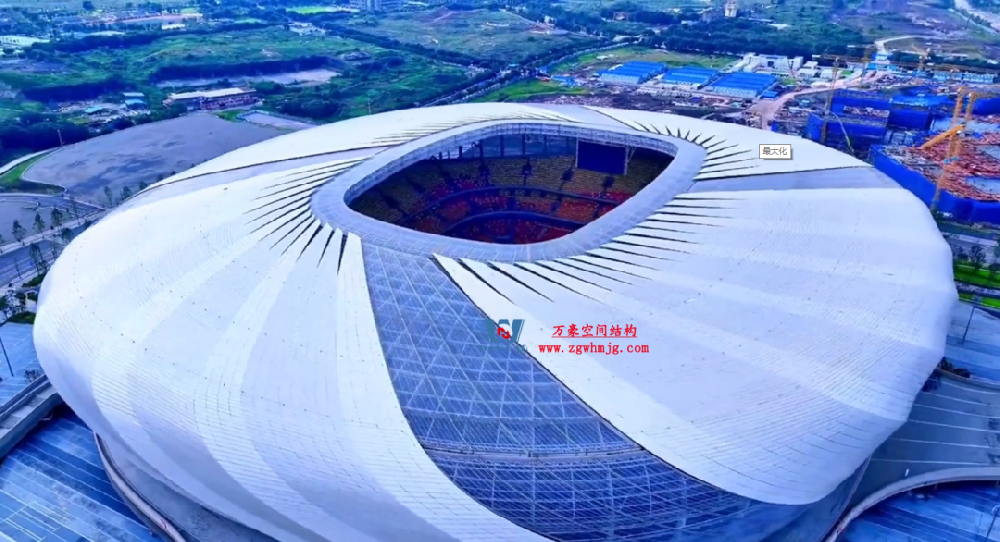 重庆龙兴足球场：钢铁与梦想的碰撞