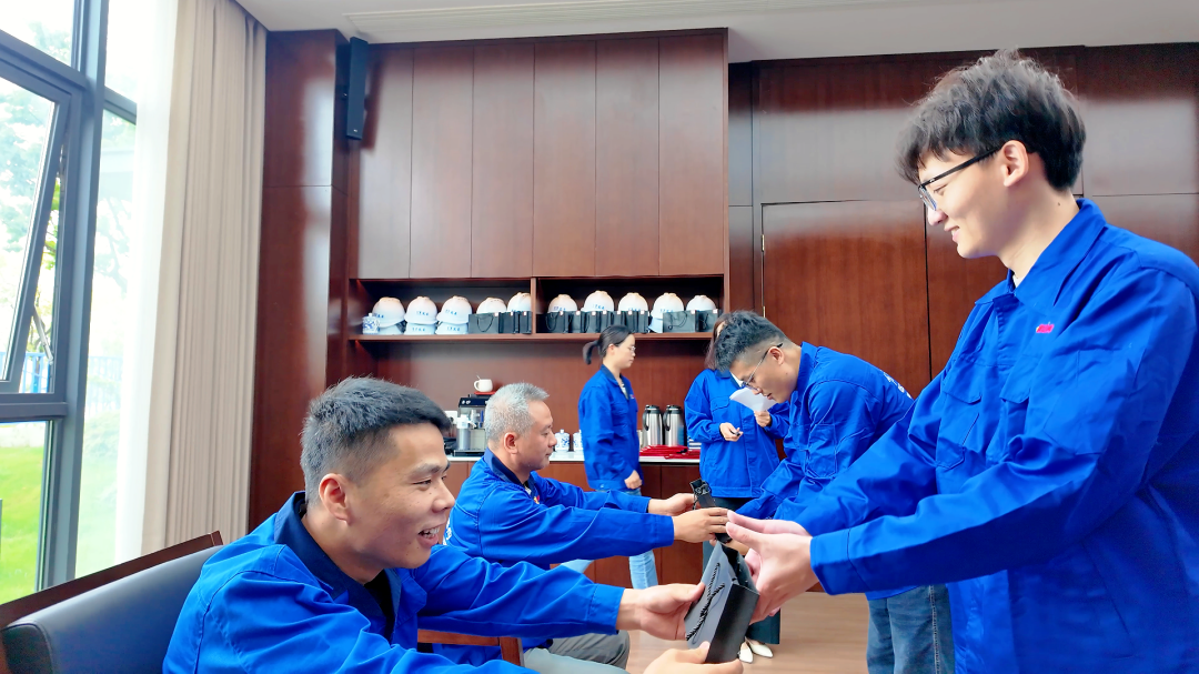 浙江萬豪空间结构集团有限公司隆重举行“匠心传承·共筑未来”师徒大会! 浙江萬豪空间结构集团有限公司隆重举行“匠心传承·共筑未来”师徒大会!