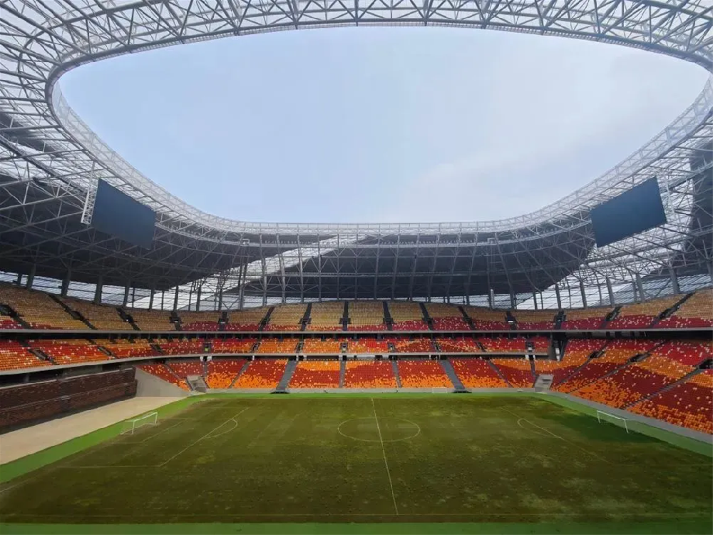 万豪集团匠心助力，6月齐聚重庆龙兴足球场为国足呐喊助威！