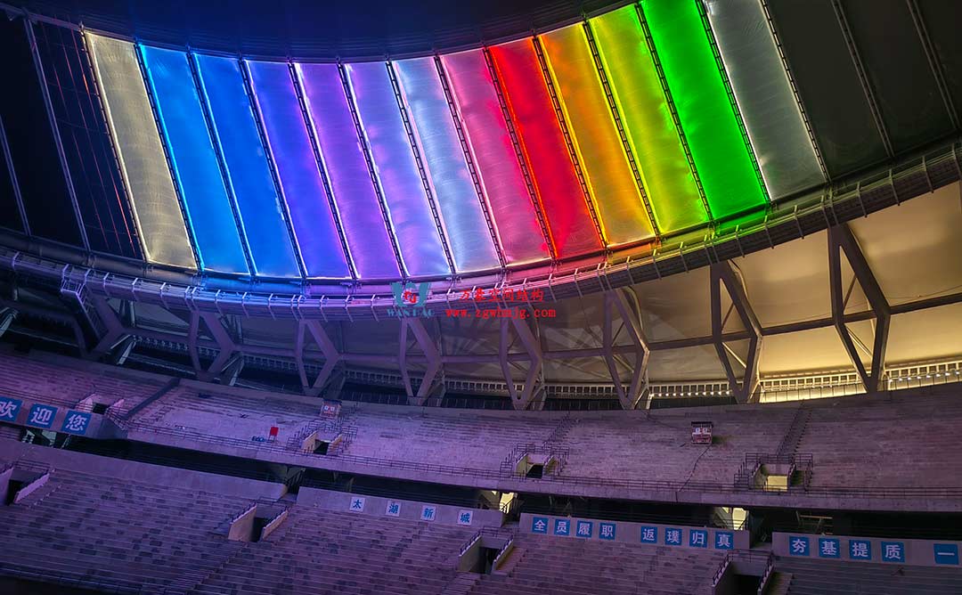 太湖之畔，华灯初上|无锡奥体中心施工加速