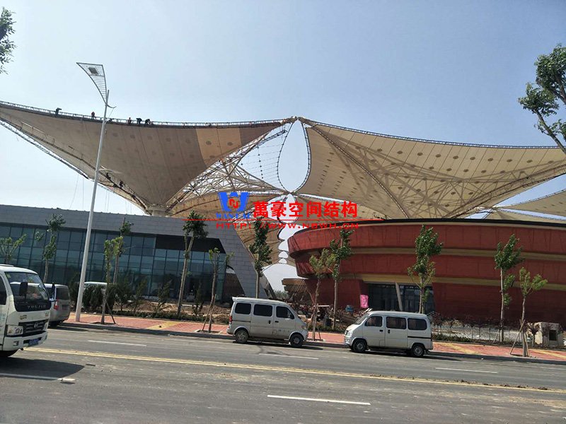 什么是膜结构屋面？PTFE膜结构屋面有哪些特点优势？