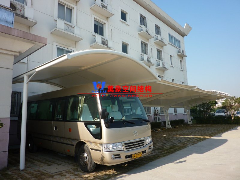 大巴车膜结构车棚尺寸