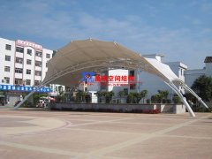 舞台膜结构具有哪些特性？张拉膜结构舞台有什么优势特点？