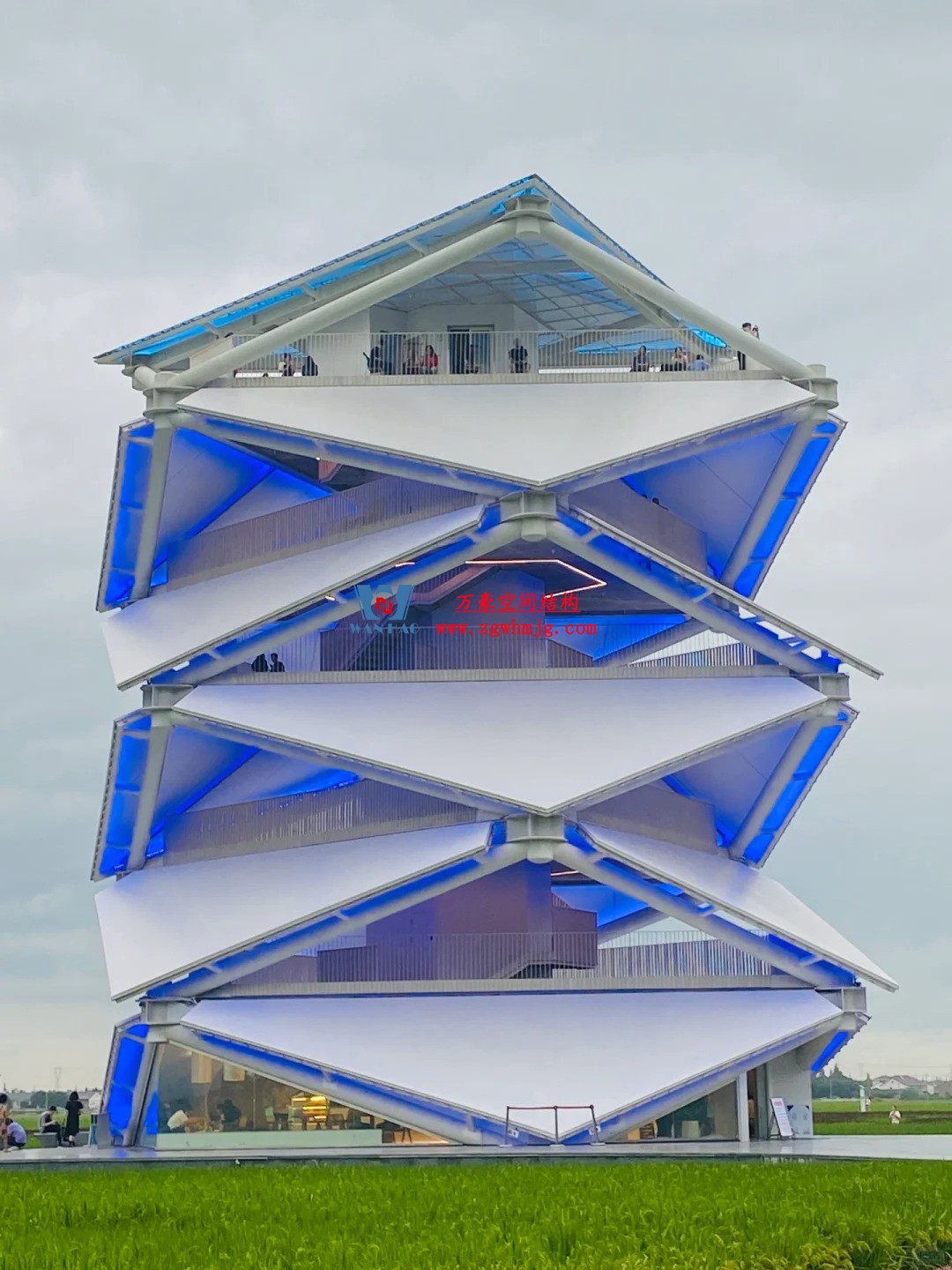 创意与艺术美感兼具的钢膜结构建筑 创意与艺术美感兼具的钢膜结构建筑