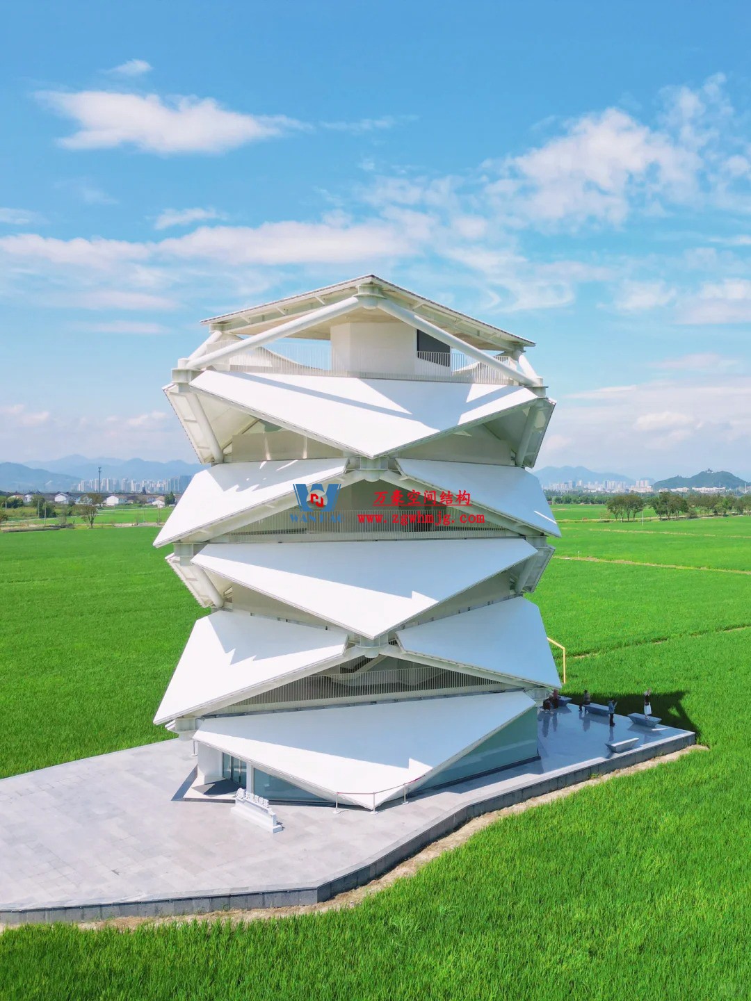 创意与艺术美感兼具的钢膜结构建筑 创意与艺术美感兼具的钢膜结构建筑