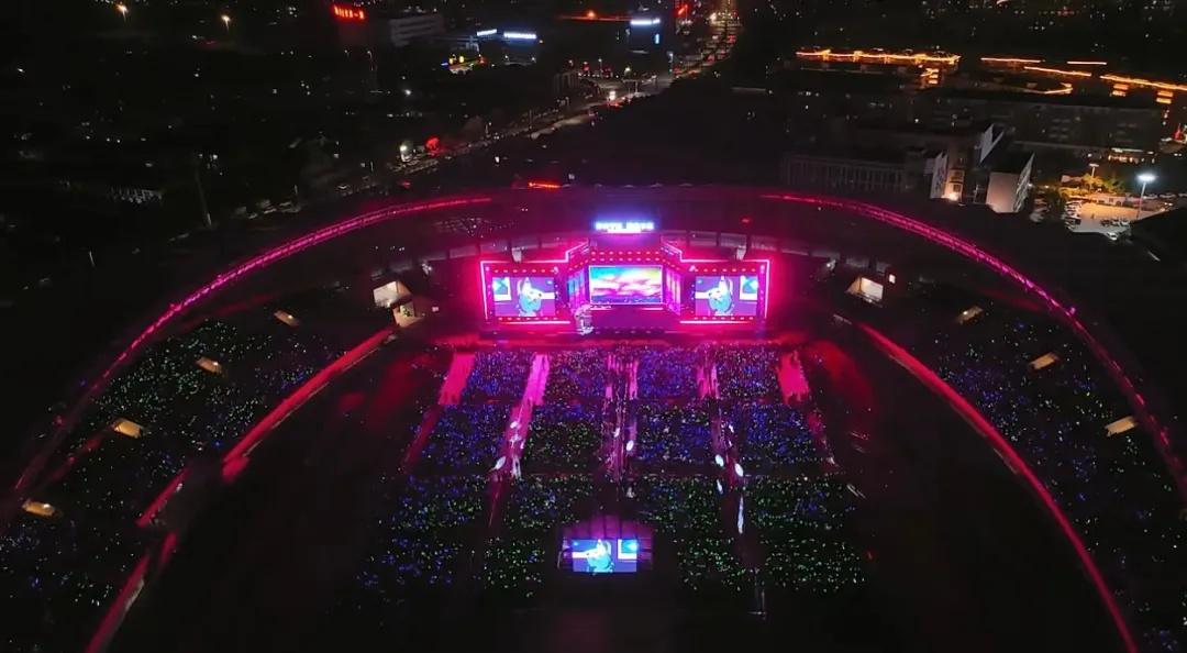 平阳体育中心群星演唱会!超万人围观,现场火爆High唱! 平阳体育中心群星演唱会!超万人围观,现场火爆High唱!